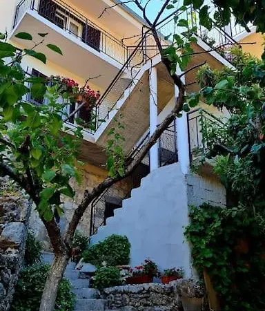 Maria's Place Tatil Evi
